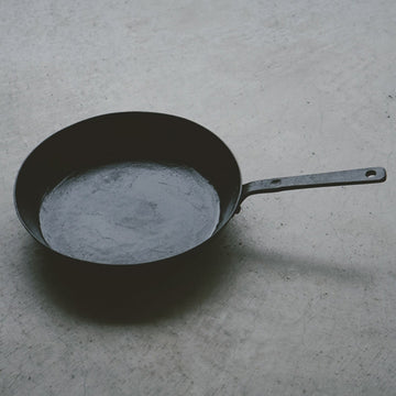 【野鍛冶やまご】ちょっと深めの鉄フライパン 26cm